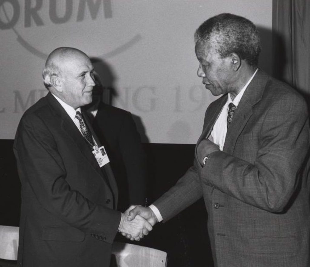 Mandela and de Klerk shake hands 1992