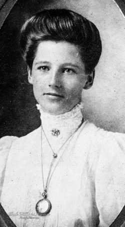 Emma Carolina Emile Wamhoff - c1915