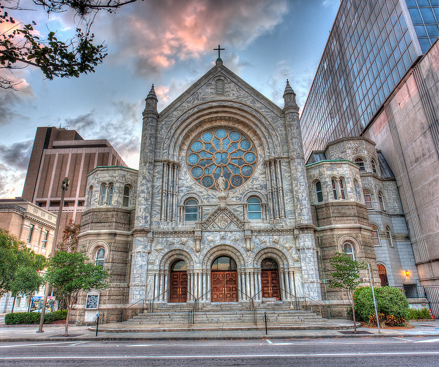 A beautiful Catholic Church in the middle of a city