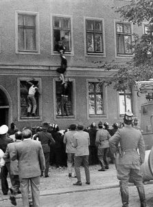 "Oma Schulze" jumping from her apartment window